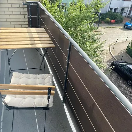 Zentral Gelegene Schoene In Mitte, Direkte Naehe Zum Klinikum, Balkon BRE