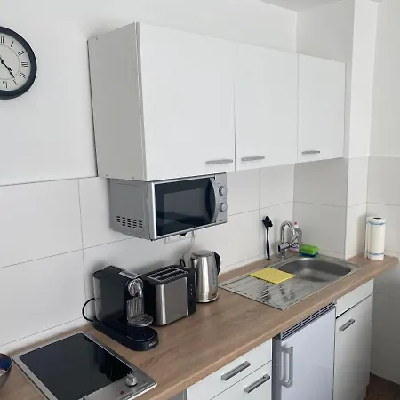Lejlighed Zentral Gelegene Schoene In Mitte, Direkte Naehe Zum Klinikum, Balkon BRE