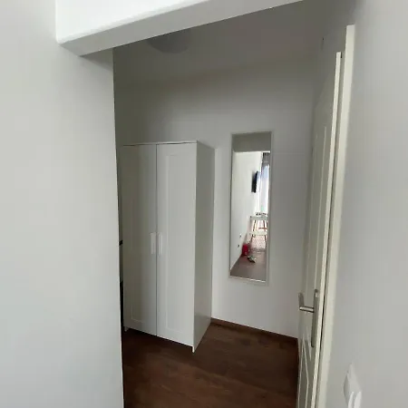 Lejlighed Zentral Gelegene Schoene In Mitte, Direkte Naehe Zum Klinikum, Balkon BRE