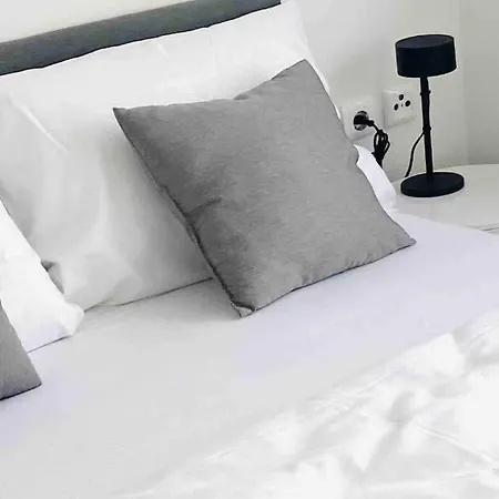 Lejlighed Zentral Gelegene Schoene In Mitte, Direkte Naehe Zum Klinikum, Balkon *