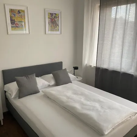 Zentral Gelegene Schoene In Mitte, Direkte Naehe Zum Klinikum, Balkon Lejlighed *